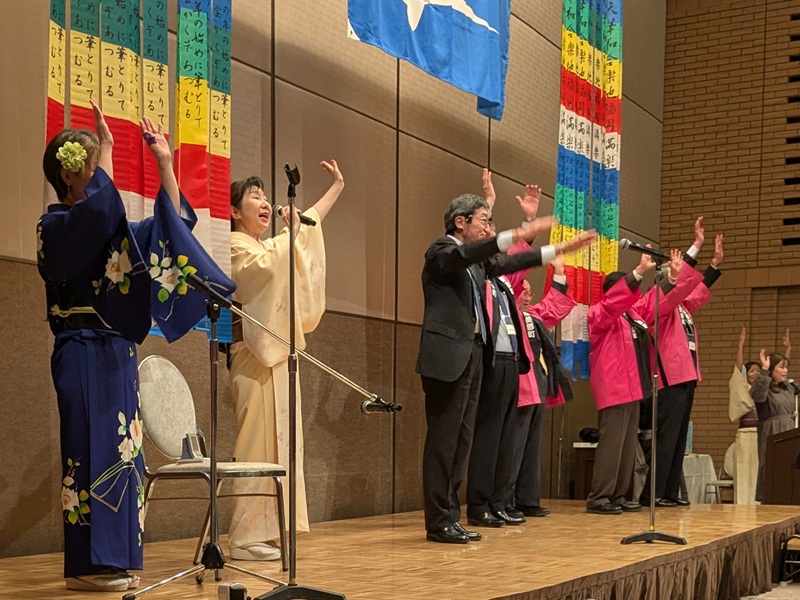 第10回秋田・美郷町ふるさと会の風景(万歳三唱)